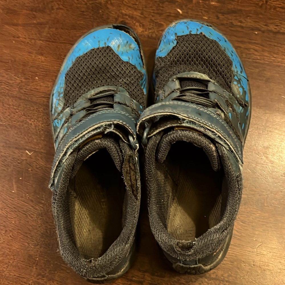 Merrell Trail Glove. Barefoot shoes. Kids size 1.